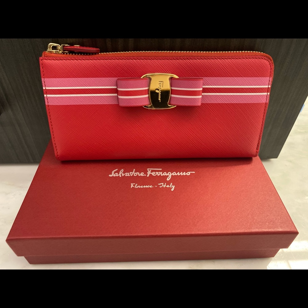 Ferragamo wallet